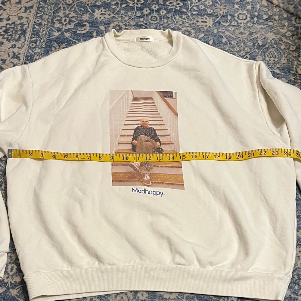 Madhappy Curb Your Enthusiasm Larry David Cream Graphic Crewneck Sweatshirt Rare - Picture 8 of 11